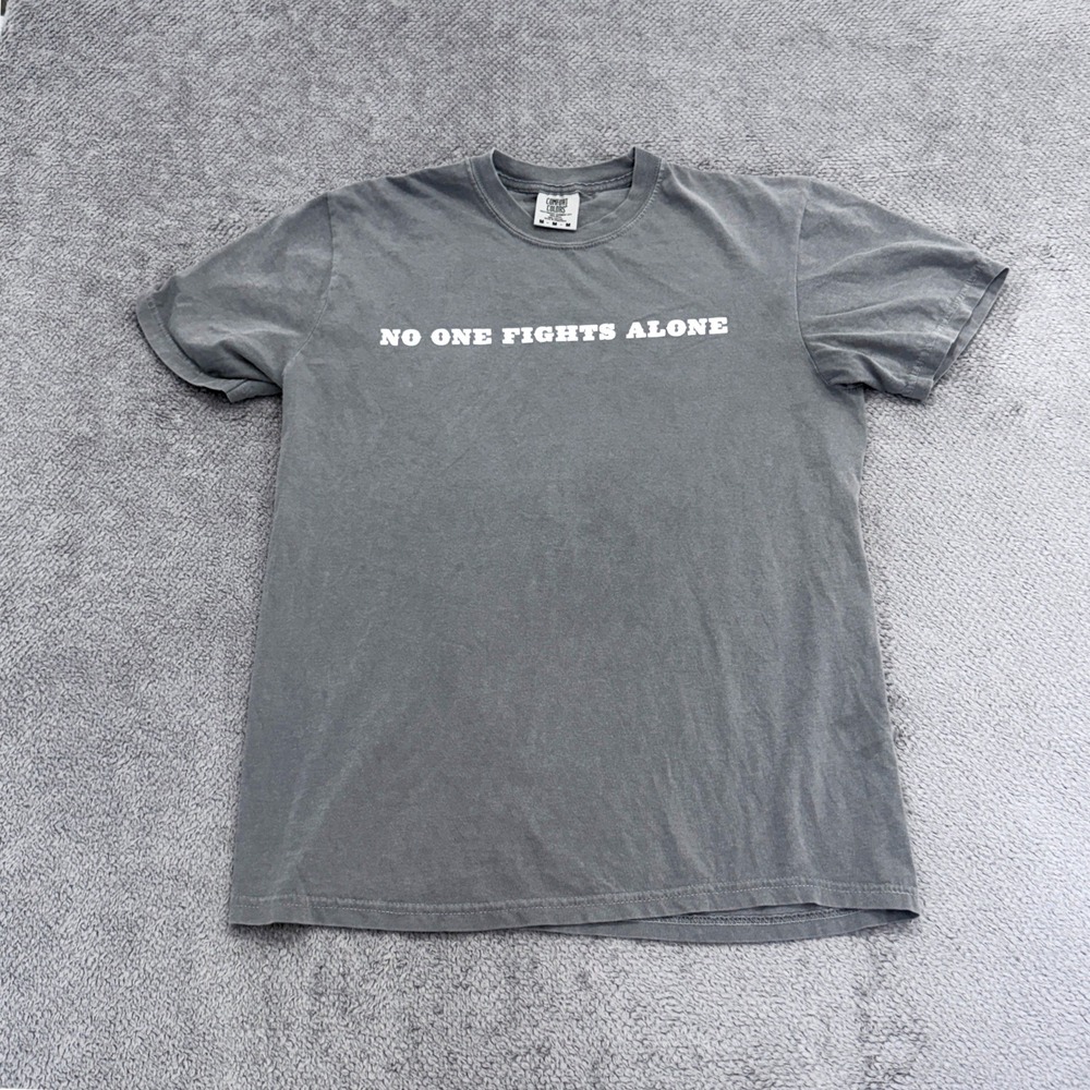 Comfort Colors T Shirt Mens Medium Gray No One Fights Alone Graphic Tee